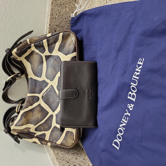 Dooney and Bourke Purse & wallet - Picture 4 of 6